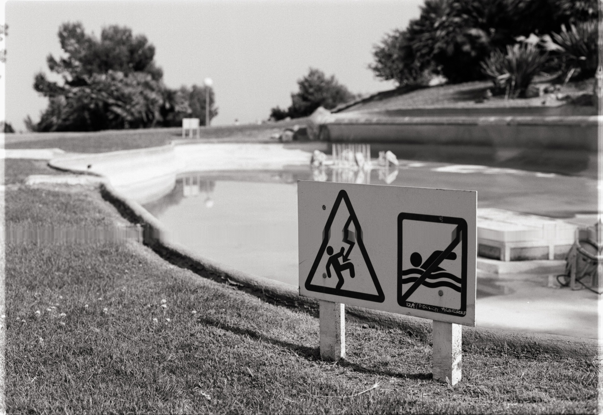 © Holger Kral • Photography - bcn02_02_02 - 2002, barcelona, blackwhite, journey, street - photo #5 - 