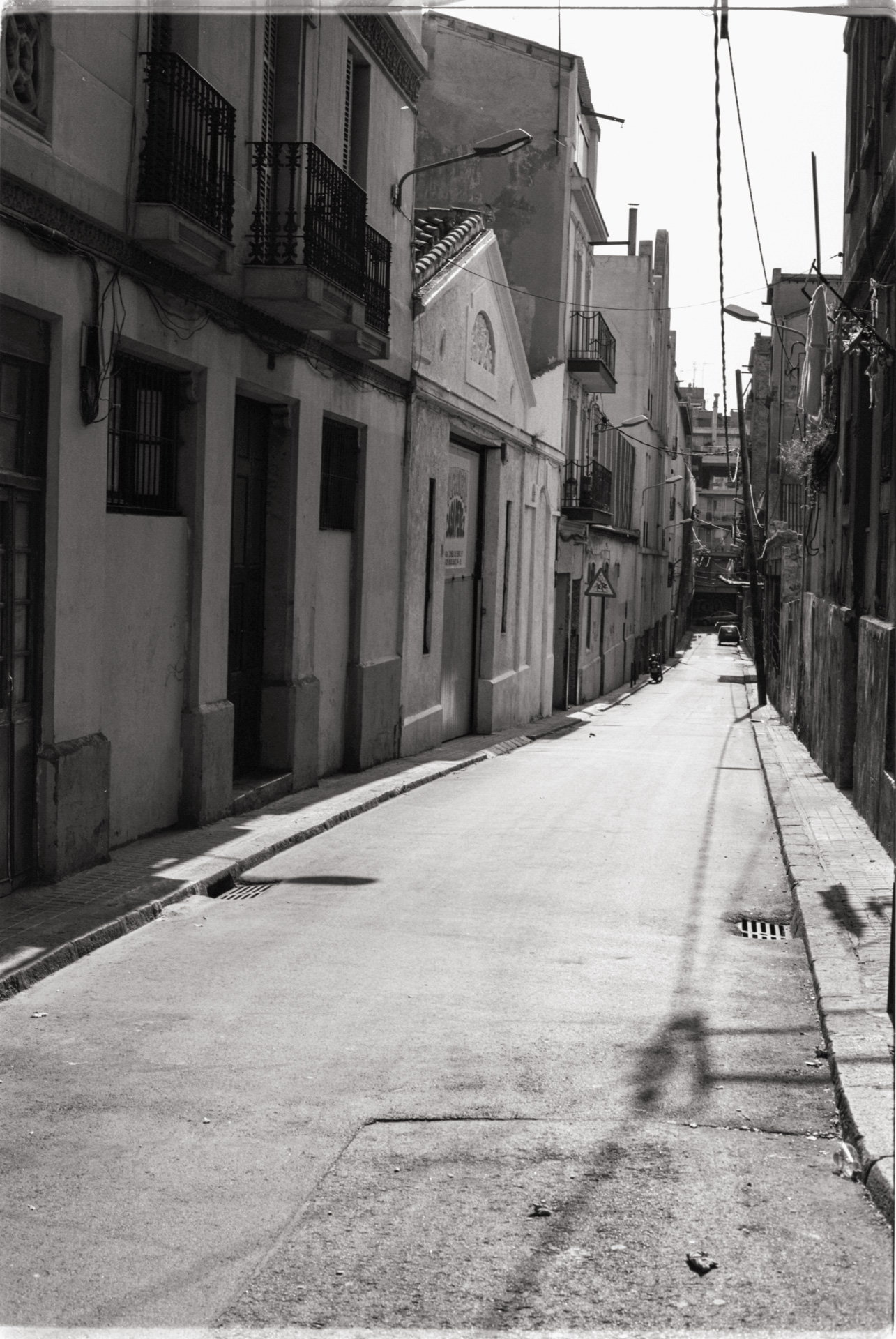 © Holger Kral • Photography - bcn02_07_09 - 2002, barcelona, blackwhite, journey, street - photo #17 - 