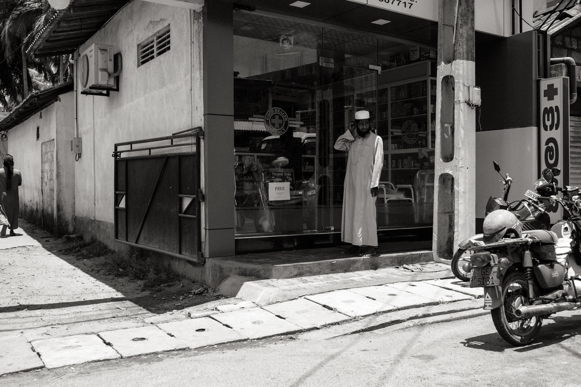 © Holger Kral • Photography - 14-_MG_1290 - 2016, asia, blackwhite, city, countryside, holiday, journey, nature, people, reportage, srilanka, street, summer - photo #13 -