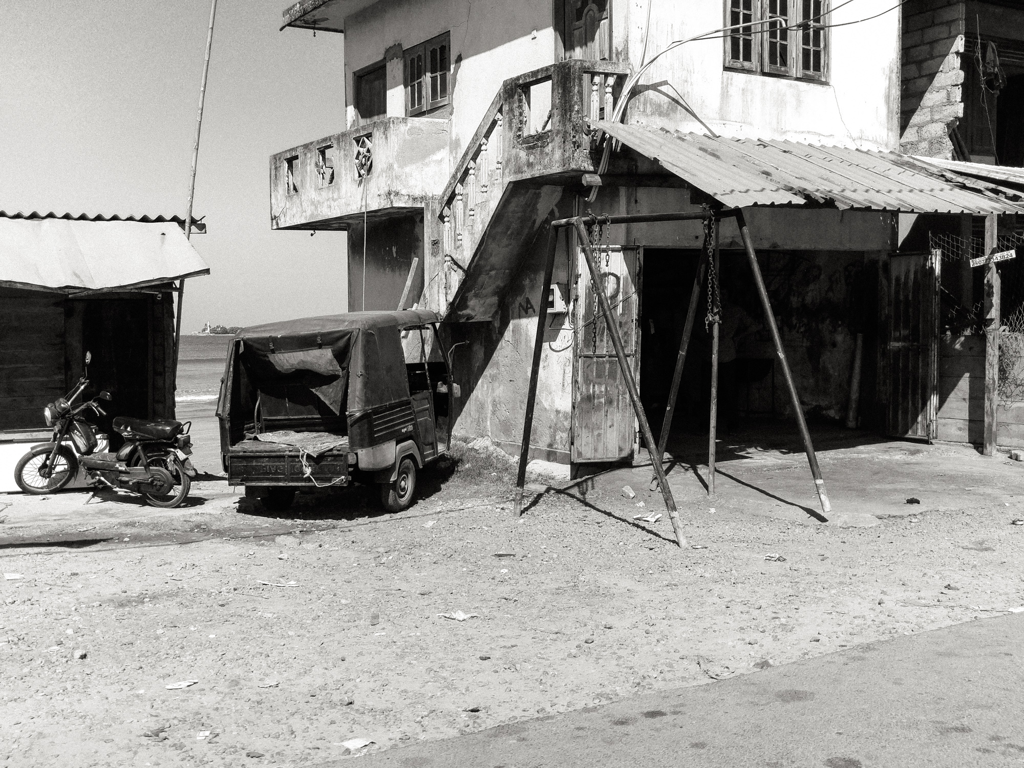 © Holger Kral • Photography - 16-20160330_092506 - 2016, asia, blackwhite, city, countryside, holiday, journey, nature, people, reportage, srilanka, street, summer - photo #15 -