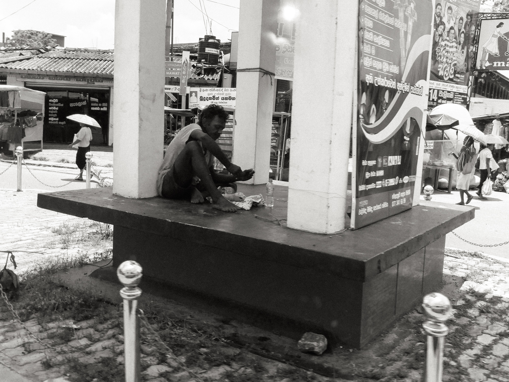 © Holger Kral • Photography - 25-20160408_114336 - 2016, asia, blackwhite, city, countryside, holiday, journey, nature, people, reportage, srilanka, street, summer - photo #23 -